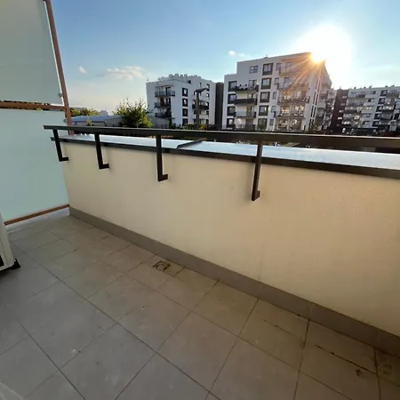 דירה Beautiful Airport Workation 6 Persons 24 H Check In *